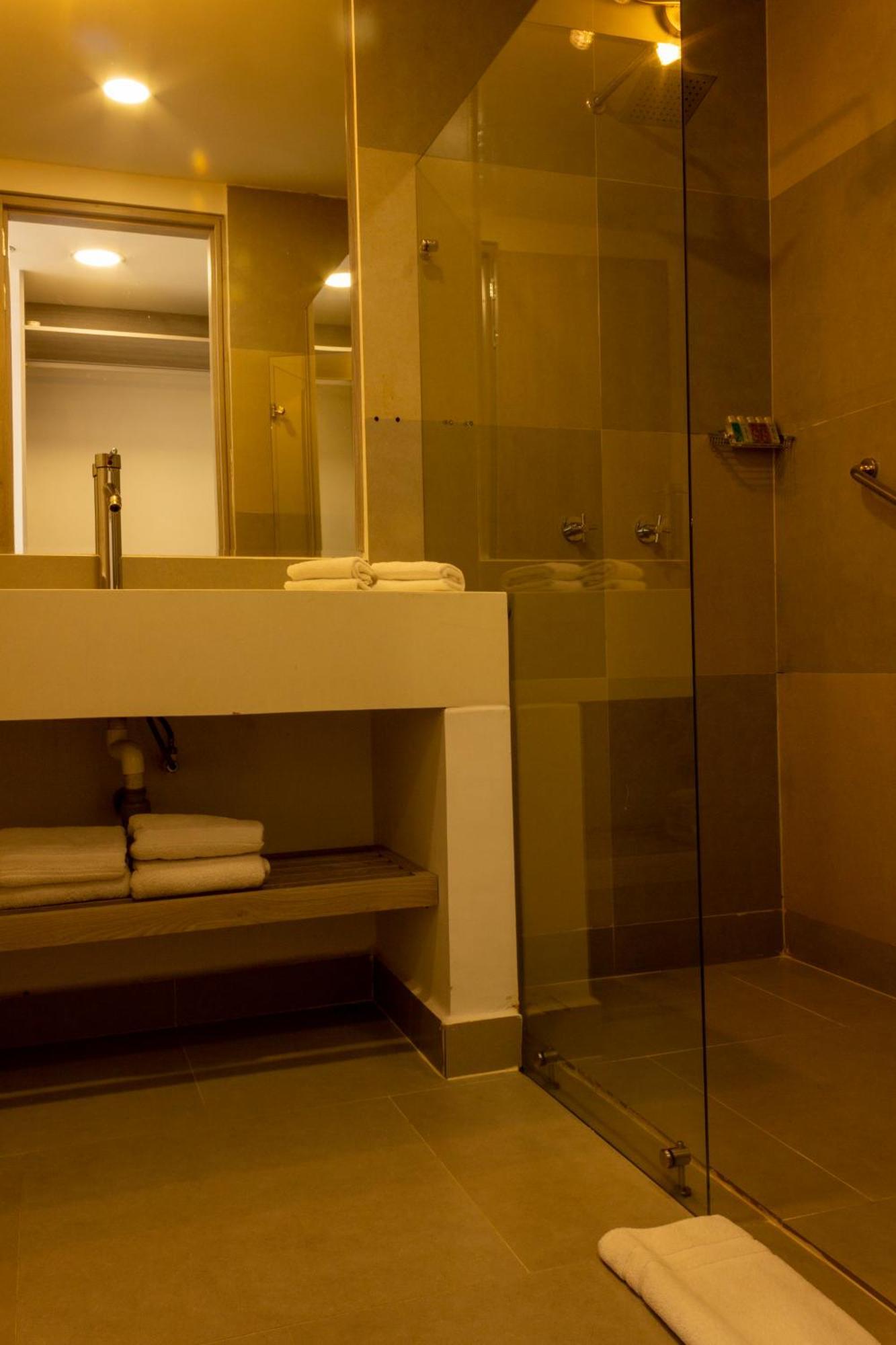 ויז'אוויסנסיו Vvc Hotel'S מראה חיצוני תמונה