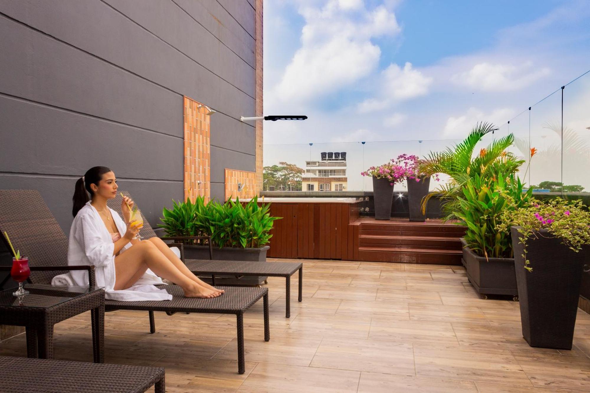 ויז'אוויסנסיו Vvc Hotel'S מראה חיצוני תמונה